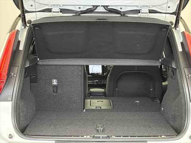 ＸＣ４０リチャージ リチャージ　アルティメットシングルモーター　ＢＥＶ　パノラマガラスサンルーフ　パワーシート　シートヒーター　Ｇｏｏｇｌｅシステム　３６０度カメラ　パワーテールゲート　被害軽減ブレーキ　追従式オートクルーズ（35枚目）