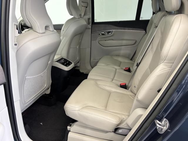 ＸＣ９０ アルティメット　Ｂ６　ＡＷＤ　パノラマガラスサンルーフ　Ｇｏｏｇｌｅシステム　３６０度カメラ　本革シート　パワーシート　シートエアコン　ステアリングヒーター　パワーテールゲート（24枚目）