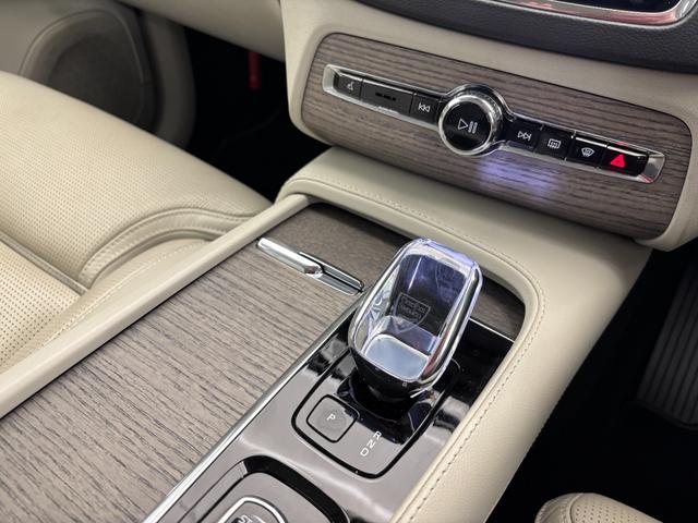 ＸＣ９０ アルティメット　Ｂ６　ＡＷＤ　パノラマガラスサンルーフ　Ｇｏｏｇｌｅシステム　３６０度カメラ　本革シート　パワーシート　シートエアコン　ステアリングヒーター　パワーテールゲート（40枚目）