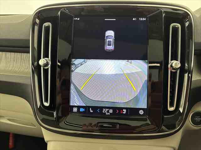 ＸＣ４０ アルティメット　Ｂ４　ＡＷＤ　パノラマガラスサンルーフ　ピクセルＬＥＤヘッドライト　本革シート　パワーシート　シートヒーター　Ｇｏｏｇｌｅシステム　３６０度カメラ　パワーテールゲート　被害軽減ブレーキ（8枚目）