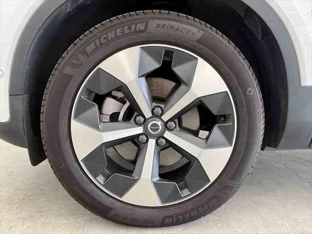 ＸＣ４０ アルティメット　Ｂ４　ＡＷＤ　パノラマガラスサンルーフ　ピクセルＬＥＤヘッドライト　本革シート　パワーシート　シートヒーター　Ｇｏｏｇｌｅシステム　３６０度カメラ　パワーテールゲート　被害軽減ブレーキ（17枚目）