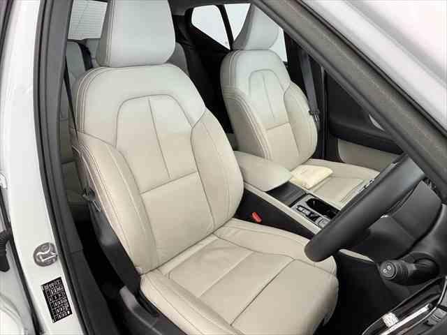 ＸＣ４０ アルティメット　Ｂ４　ＡＷＤ　パノラマガラスサンルーフ　ピクセルＬＥＤヘッドライト　本革シート　パワーシート　シートヒーター　Ｇｏｏｇｌｅシステム　３６０度カメラ　パワーテールゲート　被害軽減ブレーキ（32枚目）