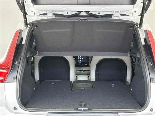 ＸＣ４０ アルティメット　Ｂ４　ＡＷＤ　パノラマガラスサンルーフ　ピクセルＬＥＤヘッドライト　本革シート　パワーシート　シートヒーター　Ｇｏｏｇｌｅシステム　３６０度カメラ　パワーテールゲート　被害軽減ブレーキ（45枚目）