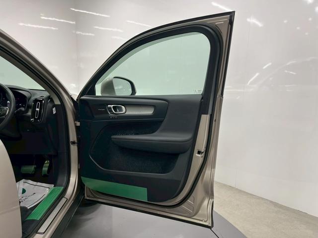 XC40 アルティメット B4 AWD パノラマガラスサンルーフ ピクセルLEDヘッドライト 本革シートFRシートヒーター パワーシート ハーマンカードン パワーテールゲート Googleシステム 360度カメラ(19枚目)