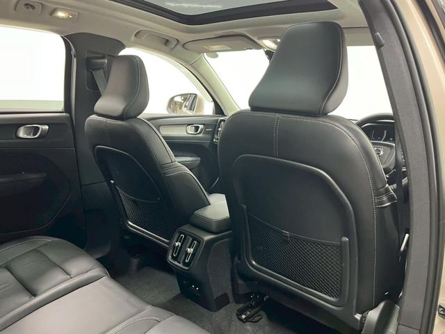 XC40 アルティメット B4 AWD パノラマガラスサンルーフ ピクセルLEDヘッドライト 本革シートFRシートヒーター パワーシート ハーマンカードン パワーテールゲート Googleシステム 360度カメラ(32枚目)