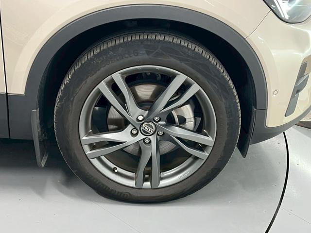 XC40 アルティメット B4 AWD パノラマガラスサンルーフ ピクセルLEDヘッドライト 本革シートFRシートヒーター パワーシート ハーマンカードン パワーテールゲート Googleシステム 360度カメラ(35枚目)