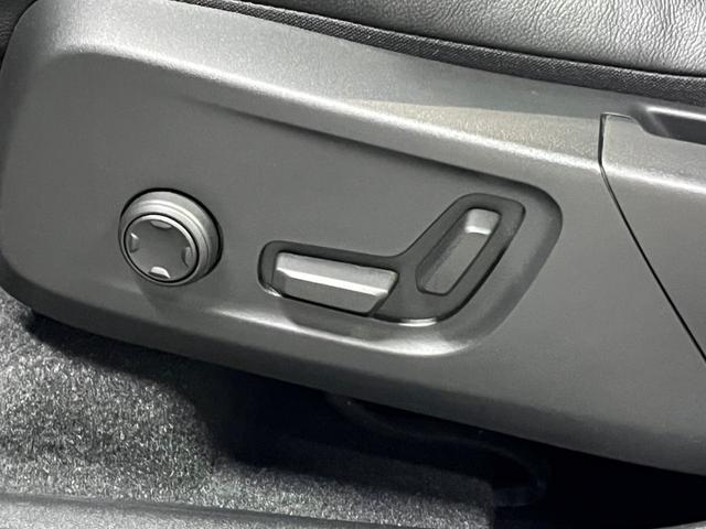 XC40 アルティメット B4 AWD パノラマガラスサンルーフ ピクセルLEDヘッドライト 本革シートFRシートヒーター パワーシート ハーマンカードン パワーテールゲート Googleシステム 360度カメラ(44枚目)
