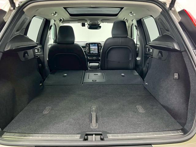 XC40 アルティメット B4 AWD パノラマガラスサンルーフ ピクセルLEDヘッドライト 本革シートFRシートヒーター パワーシート ハーマンカードン パワーテールゲート Googleシステム 360度カメラ(48枚目)
