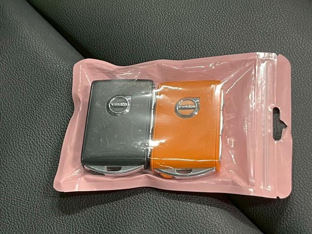 XC40 アルティメット B4 AWD パノラマガラスサンルーフ ピクセルLEDヘッドライト 本革シートFRシートヒーター パワーシート ハーマンカードン パワーテールゲート Googleシステム 360度カメラ(64枚目)