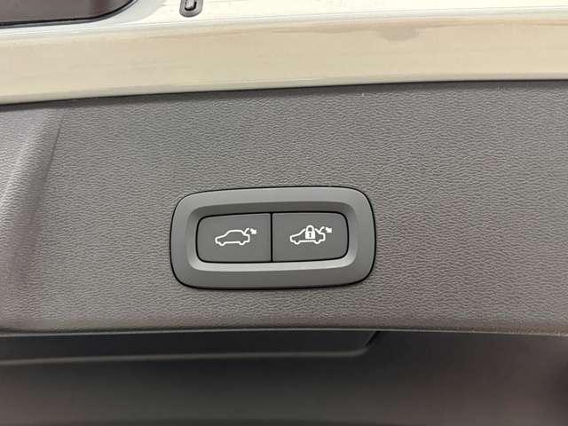 XC40 ウルトラ B3 パノラマガラスサンルーフ 本革シート Googleシステム 360度カメラ パワーシート シートヒーター パワーテールゲート 被害軽減ブレーキ 追従式クルーズコントロール(14枚目)