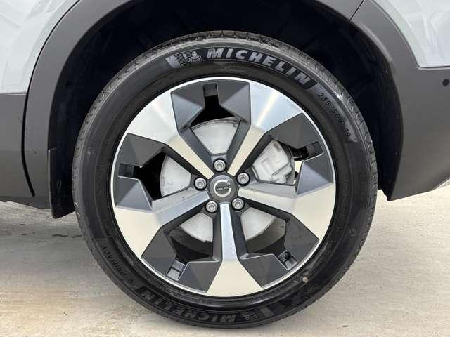 XC40 ウルトラ B3 パノラマガラスサンルーフ 本革シート Googleシステム 360度カメラ パワーシート シートヒーター パワーテールゲート 被害軽減ブレーキ 追従式クルーズコントロール(19枚目)