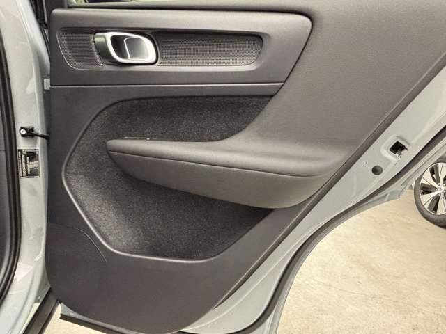 XC40 ウルトラ B3 パノラマガラスサンルーフ 本革シート Googleシステム 360度カメラ パワーシート シートヒーター パワーテールゲート 被害軽減ブレーキ 追従式クルーズコントロール(36枚目)