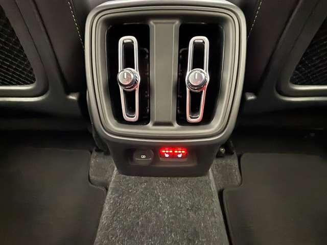 XC40 ウルトラ B3 パノラマガラスサンルーフ 本革シート Googleシステム 360度カメラ パワーシート シートヒーター パワーテールゲート 被害軽減ブレーキ 追従式クルーズコントロール(45枚目)