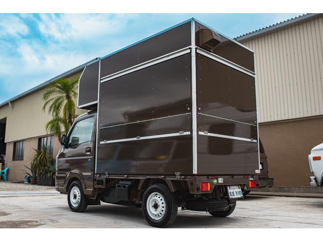 キャリイトラック 　２ＷＤ　キッチンカー　ケータリングカー　フードトラック　移動販売車　コールドテーブル　ＪＣＭ冷蔵庫　２層シンク　給排水各１００Ｌ　換気扇　外部電源口　サイド跳ね上げ　窓付　４ナンバー登録（22枚目）