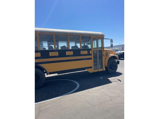 アメリカその他 　インターナショナル　ＢＬＵＥ　ＢＩＲＤ　ＢＯＤＹ　ＣＯＭＰＡＮＹ　ＳＣＨＯＯＬ　ＢＵＳ　スクールバス　キッチンカー　移動販売車　事務所　店舗にも　ナンバー取得可能　９ｍサイズ（2枚目）