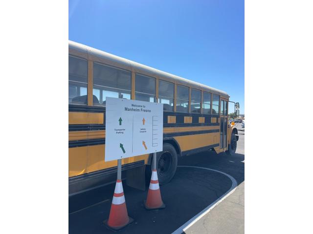 アメリカその他 　インターナショナル　ＢＬＵＥ　ＢＩＲＤ　ＢＯＤＹ　ＣＯＭＰＡＮＹ　ＳＣＨＯＯＬ　ＢＵＳ　スクールバス　キッチンカー　移動販売車　事務所　店舗にも　ナンバー取得可能　９ｍサイズ（5枚目）