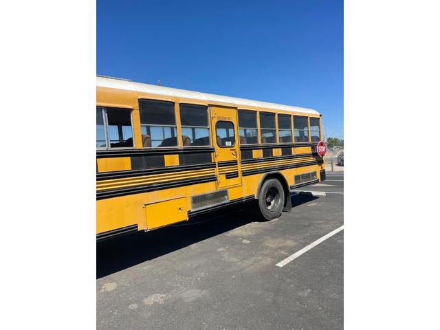 アメリカその他 　インターナショナル　ＢＬＵＥ　ＢＩＲＤ　ＢＯＤＹ　ＣＯＭＰＡＮＹ　ＳＣＨＯＯＬ　ＢＵＳ　スクールバス　キッチンカー　移動販売車　事務所　店舗にも　ナンバー取得可能　９ｍサイズ（6枚目）