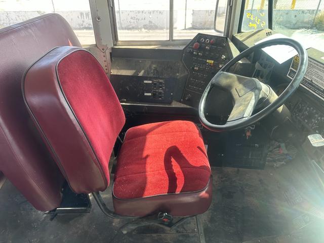 アメリカその他 　インターナショナル　ＢＬＵＥ　ＢＩＲＤ　ＢＯＤＹ　ＣＯＭＰＡＮＹ　ＳＣＨＯＯＬ　ＢＵＳ　スクールバス　キッチンカー　移動販売車　事務所　店舗にも　ナンバー取得可能　９ｍサイズ（10枚目）