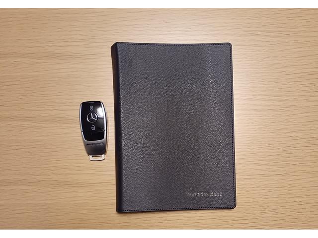 Gクラス G63 ワンオーナー  マグノナイトブラック Gマヌファクトゥーアプログラムプラス GマヌファクトゥーアインテリアP ボディ同色スペアタイヤリング マットブラック21AMG5スポークAW 電動サイドステップ(9枚目)