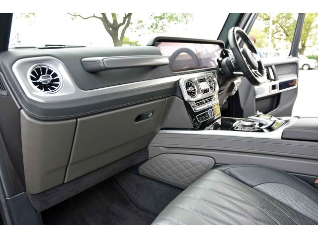 Gクラス G63 ワンオーナー  マグノナイトブラック Gマヌファクトゥーアプログラムプラス GマヌファクトゥーアインテリアP ボディ同色スペアタイヤリング マットブラック21AMG5スポークAW 電動サイドステップ(24枚目)