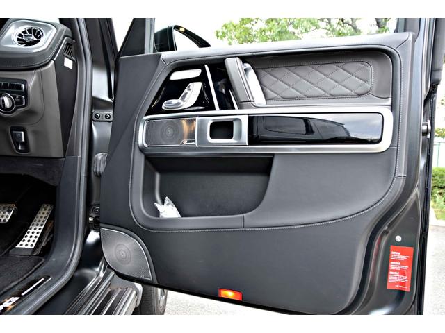 Gクラス G63 ワンオーナー  マグノナイトブラック Gマヌファクトゥーアプログラムプラス GマヌファクトゥーアインテリアP ボディ同色スペアタイヤリング マットブラック21AMG5スポークAW 電動サイドステップ(43枚目)