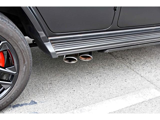 Gクラス G63 ワンオーナー  マグノナイトブラック Gマヌファクトゥーアプログラムプラス GマヌファクトゥーアインテリアP ボディ同色スペアタイヤリング マットブラック21AMG5スポークAW 電動サイドステップ(51枚目)