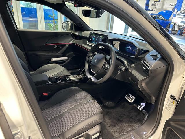 ｅ－２００８ ＧＴ　認定中古車　シートヒーター　サンルーフ　電気自動車　カープレイ・アンドロイドオート対応（11枚目）