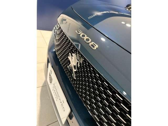 ３００８ ＧＴハイブリッド４　４ＷＤ　ＰＨＥＶ車　サンルーフ　シートヒーター（9枚目）