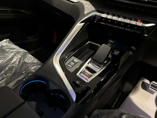 ３００８ ＧＴハイブリッド４　４ＷＤ　ＰＨＥＶ車　サンルーフ　シートヒーター（14枚目）