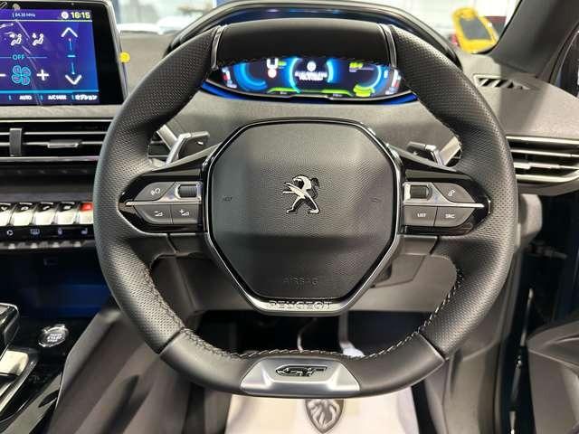 ３００８ ＧＴハイブリッド４　４ＷＤ　ＰＨＥＶ車　サンルーフ　シートヒーター（15枚目）