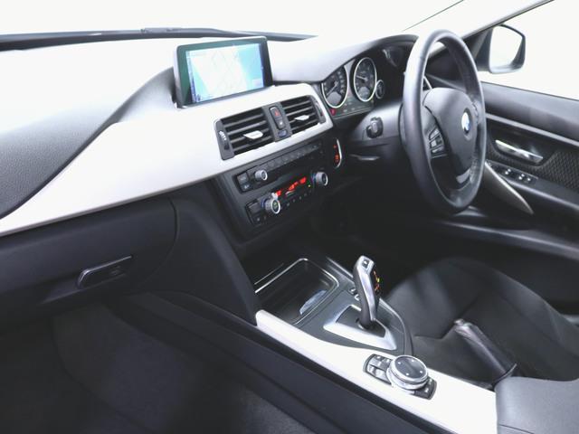 320d 1ヶ月保証 ファブリック パワーシート トランクスルー フロアマット HDDナビ マルチ CD ミュージックサーバー 音楽プレーヤー接続 Bluetooth接続 フルセグ DVD再生 ETC(4枚目)