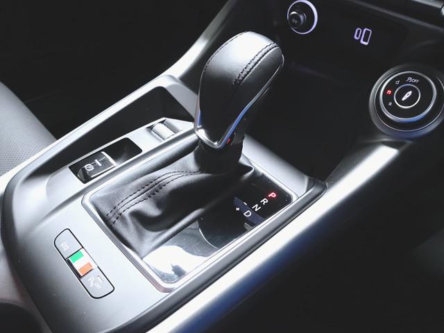 トナーレ ヴェローチェ　シートヒーター　シートエアコン　パワーシート　トランクスルー　フロアマット　ナビ　音楽プレーヤー接続　Ｂｌｕｅｔｏｏｔｈ接続　ＬＥＤヘッドライト　電動リアゲート　全周囲カメラ　フロントカメラ（12枚目）
