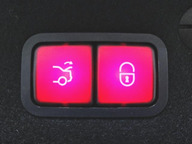 Ｃクラス Ｃ２００　アバンギャルド　ＡＭＧライン　レザーエクスクルーシブパッケージ　レーダーセーフティーパッケージ　シートヒーター　パワーシート　トランクスルー　フロアマット　コネクテッド機能　ナビ　音楽プレーヤー接続　Ｂｌｕｅｔｏｏｔｈ接続　ＴＶ（28枚目）