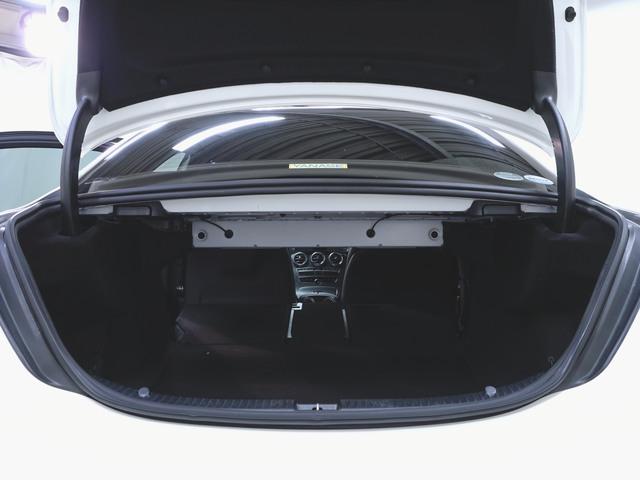 Ｃクラス Ｃ２００　アバンギャルド　ＡＭＧライン　レザーエクスクルーシブパッケージ　レーダーセーフティーパッケージ　シートヒーター　パワーシート　トランクスルー　フロアマット　コネクテッド機能　ナビ　音楽プレーヤー接続　Ｂｌｕｅｔｏｏｔｈ接続　ＴＶ（37枚目）