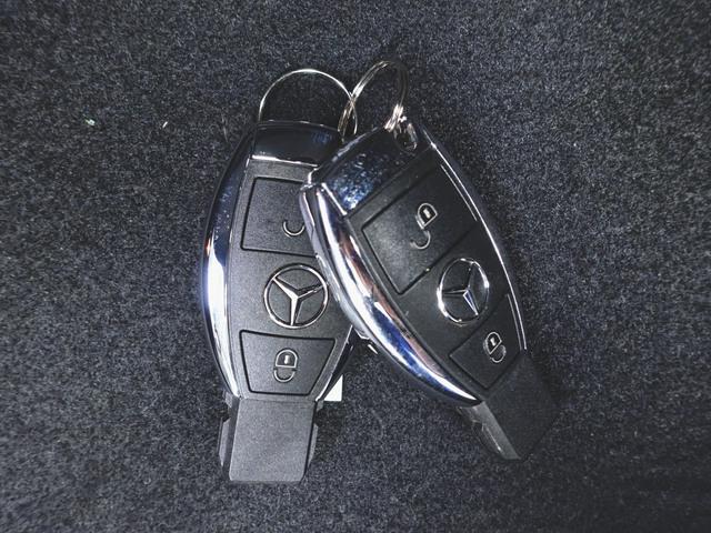 Ａクラス Ａ１８０　レーダーセーフティパッケージ　ベーシックパッケージ　トランクスルー　フロアマット　ナビ　ＣＤ　ミュージックサーバー　音楽プレーヤー接続　Ｂｌｕｅｔｏｏｔｈ接続　ＴＶ　ＤＶＤ再生　ＥＴＣ　バックモニター（27枚目）