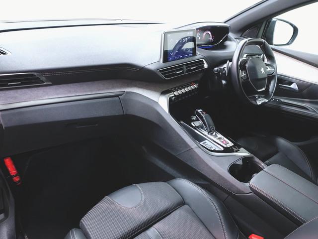 ５００８ ＧＴ　ブルーＨＤｉ　シートヒーター　パワーシート　３列シート　トランクスルー　フロアマット　音楽プレーヤー接続　Ｂｌｕｅｔｏｏｔｈ接続　ＥＴＣ　サンルーフ・ガラスルーフ　ＬＥＤヘッドライト　電動リアゲート　バックモニター（11枚目）