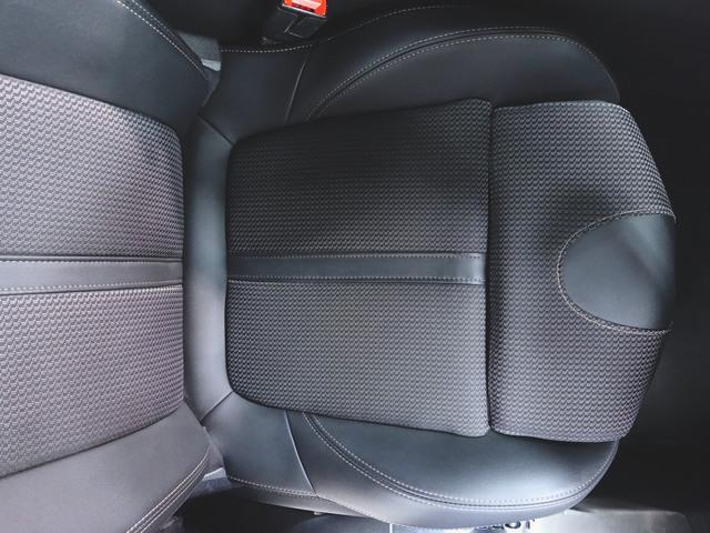 ５００８ ＧＴ　ブルーＨＤｉ　シートヒーター　パワーシート　３列シート　トランクスルー　フロアマット　音楽プレーヤー接続　Ｂｌｕｅｔｏｏｔｈ接続　ＥＴＣ　サンルーフ・ガラスルーフ　ＬＥＤヘッドライト　電動リアゲート　バックモニター（24枚目）