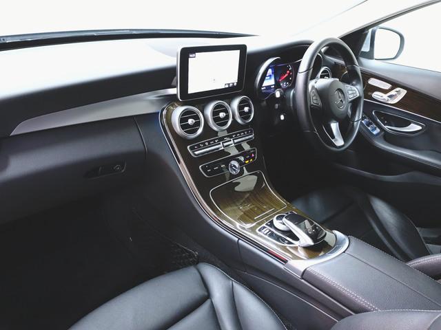 Ｃクラス Ｃ２００　アバンギャルド　レザーエクスクルーシブパッケージ　シートヒーター　パワーシート　トランクスルー　フロアマット　ナビ　ＣＤ　ミュージックサーバー　音楽プレーヤー接続　Ｂｌｕｅｔｏｏｔｈ接続　ＴＶ　ＤＶＤ再生　ＥＴＣ（11枚目）