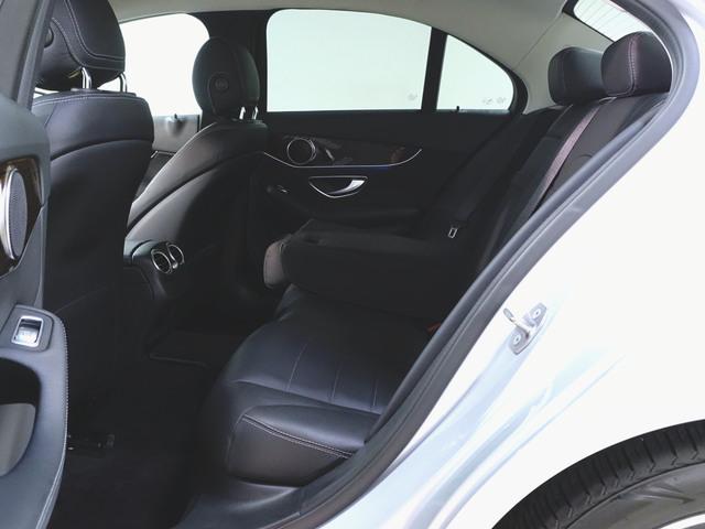 Ｃクラス Ｃ２００　アバンギャルド　レザーエクスクルーシブパッケージ　シートヒーター　パワーシート　トランクスルー　フロアマット　ナビ　ＣＤ　ミュージックサーバー　音楽プレーヤー接続　Ｂｌｕｅｔｏｏｔｈ接続　ＴＶ　ＤＶＤ再生　ＥＴＣ（33枚目）