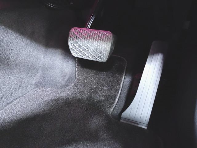 ＧＬＣ ＧＬＣ２２０　ｄ　４マチック　クーペ　スポーツラインエディション　シートヒーター　パワーシート　トランクスルー　フロアマット　コネクテッド機能　ナビ　音楽プレーヤー接続　Ｂｌｕｅｔｏｏｔｈ接続　ＴＶ　ＥＴＣ　ＬＥＤヘッドライト（9枚目）