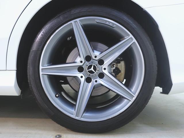 Ｃクラス Ｃ１８０　ローレウスエディション　レーダーセーフティパッケージ　シートヒーター　パワーシート　トランクスルー　フロアマット　コネクテッド機能　ナビ　ＣＤ　ミュージックサーバー　音楽プレーヤー接続　Ｂｌｕｅｔｏｏｔｈ接続　ＴＶ（33枚目）