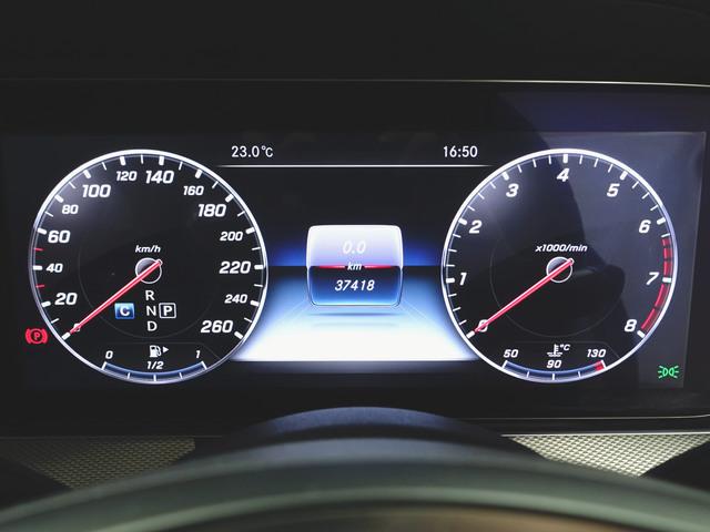 Eクラスステーションワゴン E200 ステーションワゴン アバンギャルド シートヒーター パワーシート トランクスルー フロアマット ナビ 音楽プレーヤー接続 Bluetooth接続 TV ETC LEDヘッドライト 電動リアゲート 全周囲カメラ フロントカメラ(14枚目)