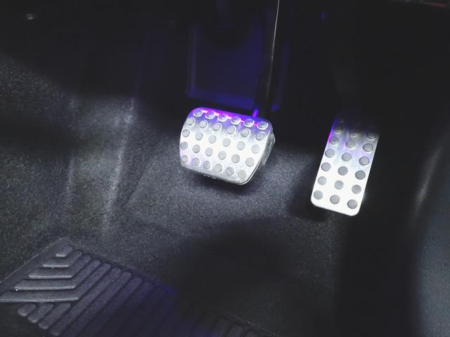 ＧＬＡクラス ＧＬＡ２００　ｄ　４マチック　ＡＭＧライン　ナビゲーションパッケージ　シートヒーター　パワーシート　トランクスルー　コネクテッド機能　ナビ　音楽プレーヤー接続　Ｂｌｕｅｔｏｏｔｈ接続　ＴＶ　ＥＴＣ　ＬＥＤヘッドライト　電動リアゲート（10枚目）