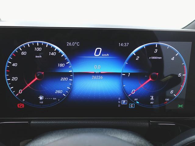 ＧＬＡクラス ＧＬＡ２００　ｄ　４マチック　ＡＭＧライン　ナビゲーションパッケージ　シートヒーター　パワーシート　トランクスルー　コネクテッド機能　ナビ　音楽プレーヤー接続　Ｂｌｕｅｔｏｏｔｈ接続　ＴＶ　ＥＴＣ　ＬＥＤヘッドライト　電動リアゲート（15枚目）