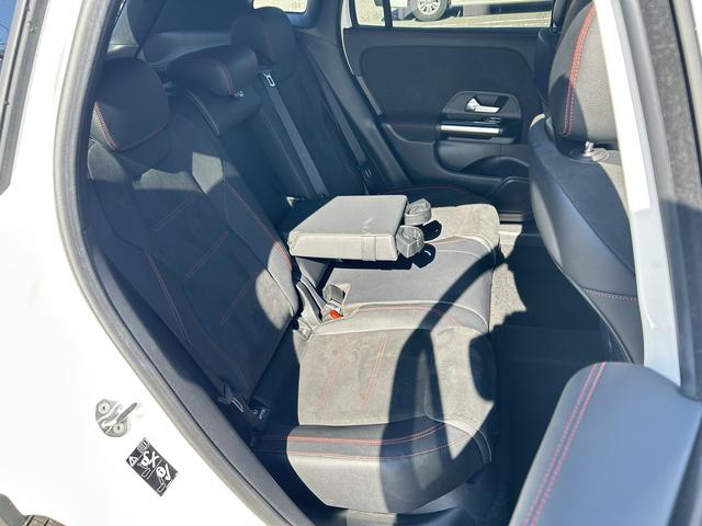 ＧＬＡクラス ＧＬＡ２００　ｄ　４マチック　ＡＭＧライン　ナビゲーションパッケージ　シートヒーター　パワーシート　トランクスルー　コネクテッド機能　ナビ　音楽プレーヤー接続　Ｂｌｕｅｔｏｏｔｈ接続　ＴＶ　ＥＴＣ　ＬＥＤヘッドライト　電動リアゲート（52枚目）