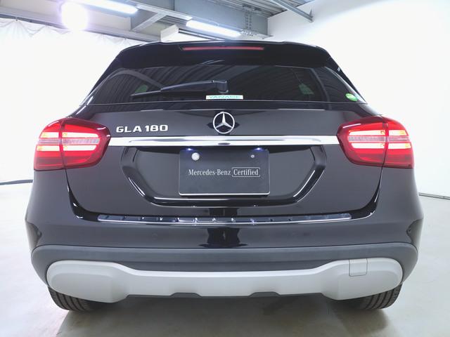 GLAクラス GLA180 レーダーセーフティーパッケージ シートヒーター トランクスルー フロアマット ナビ CD ミュージックサーバー 音楽プレーヤー接続 Bluetooth接続 TV DVD再生 ETC LEDヘッドライト(7枚目)