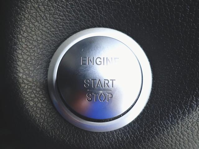 GLAクラス GLA180 レーダーセーフティーパッケージ シートヒーター トランクスルー フロアマット ナビ CD ミュージックサーバー 音楽プレーヤー接続 Bluetooth接続 TV DVD再生 ETC LEDヘッドライト(15枚目)