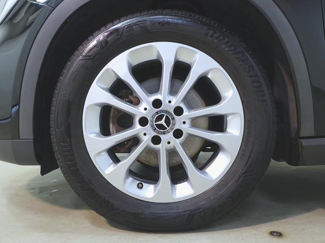 GLAクラス GLA180 レーダーセーフティーパッケージ シートヒーター トランクスルー フロアマット ナビ CD ミュージックサーバー 音楽プレーヤー接続 Bluetooth接続 TV DVD再生 ETC LEDヘッドライト(35枚目)