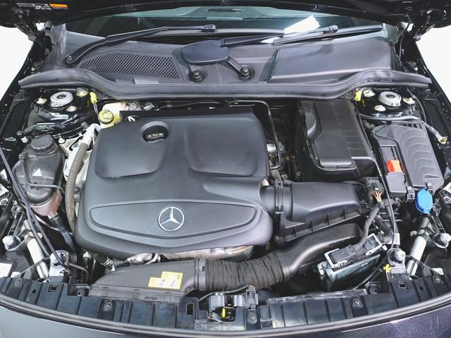 GLAクラス GLA180 レーダーセーフティーパッケージ シートヒーター トランクスルー フロアマット ナビ CD ミュージックサーバー 音楽プレーヤー接続 Bluetooth接続 TV DVD再生 ETC LEDヘッドライト(38枚目)