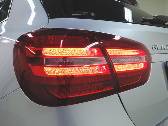 GLAクラス GLA220 4マチック レーダーセーフティパッケージ  プレミアムパッケージ シートヒーター パワーシート トランクスルー フロアマット ナビ CD ミュージックサーバー 音楽プレーヤー接続 Bluetooth接続 TV(5枚目)